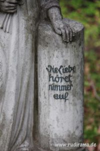 20160818 Friedhof Höchst Liebe Unendlichkeit 02