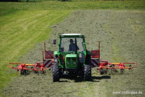 20160919-deutz-traktor-grummet-ernte-01