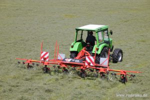 20160919-deutz-traktor-grummet-ernte-02